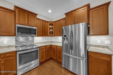 This 3 bedroom, 2 bath home in Compass Pointe offers over 1,600 - photo 10