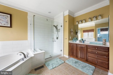 MOVE RIGHT IN, this spacious and contemporary four-bedroom home - photo 28