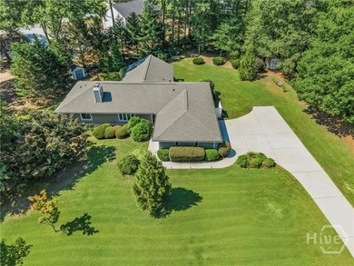 Welcome home to this beautifully remodeled 3-bedroom, 2-bath - photo 9