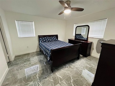 Very beautiful 2 bedroom 2 bathroom condo completely updated - photo 11