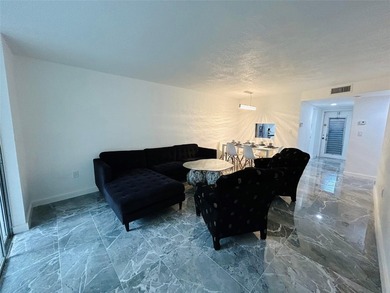Very beautiful 2 bedroom 2 bathroom condo completely updated - photo 12