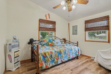 Welcome to this charming, turn key move-in-ready channel front - photo 13