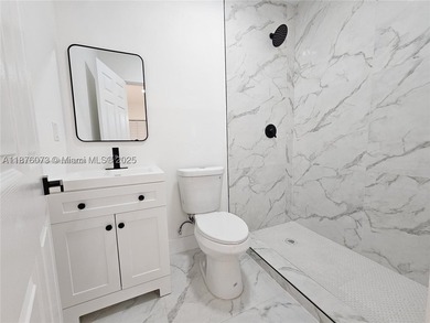 This beautiful house offers 3 bedrooms, 2 bathrooms ensuring - photo 13