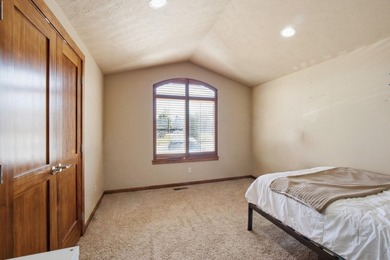 Welcome to this beautiful home in the gated community of Shelley - photo 13