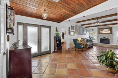 Renovated 2 bedroom, 2.5 bathroom garden paradise on a desirable - photo 13