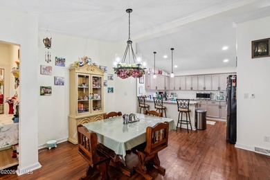 Welcome to 21 Caswell in the highly sought-after Picket Fences - photo 15