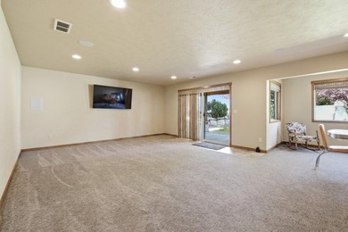 Welcome to this beautiful home in the gated community of Shelley - photo 17