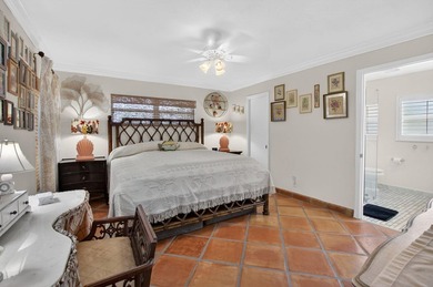 Renovated 2 bedroom, 2.5 bathroom garden paradise on a desirable - photo 17