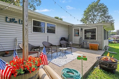 Welcome to this charming, turn key move-in-ready channel front - photo 18