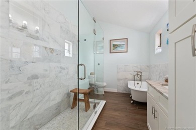 Stunning, Fully Updated 2-Story Home in the Prestigious Yacht & - photo 18