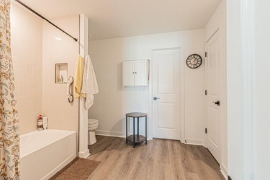 Nearly new three-bedroom, two-bath home located in Northwest - photo 20