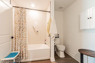 Nearly new three-bedroom, two-bath home located in Northwest - photo 22