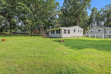 Welcome to this charming, turn key move-in-ready channel front - photo 23
