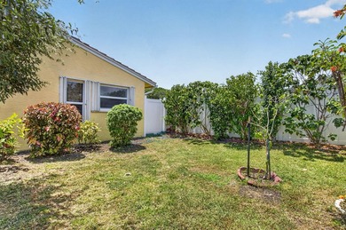 Renovated 2 bedroom, 2.5 bathroom garden paradise on a desirable - photo 25