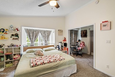 Welcome to 21 Caswell in the highly sought-after Picket Fences - photo 26