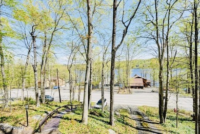 Welcome to this beautifully situated 3-bedroom, 2-bath home - photo 8