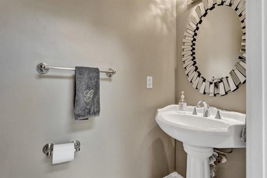 Stunning 4-bedroom home on a 1/4-acre corner lot at the end of a - photo 28