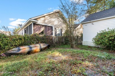 Welcome to 21 Caswell in the highly sought-after Picket Fences - photo 30