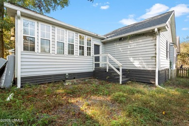 Welcome to 21 Caswell in the highly sought-after Picket Fences - photo 31
