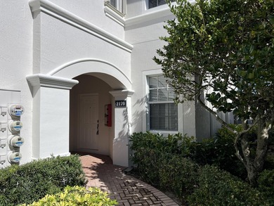 Lake Wellington Condo Active Under Contract in Wellington Florida