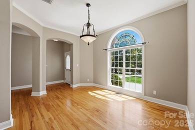 Beautifully Updated Ranch Home / 1.7 Private Acres (double lots) - photo 12