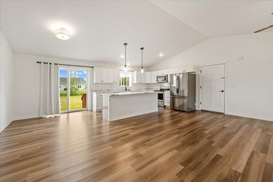 Stunning open-concept ranch in the City of North Pole, this one - photo 2
