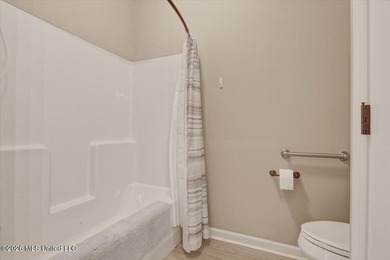 Welcome to this beautifully designed 2-bedroom, 2-bathroom - photo 25
