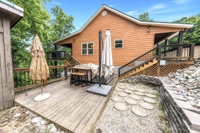 Sleeps 12! 2 Docks, Private String, Boat Storage, LakeFront/View - photo 21