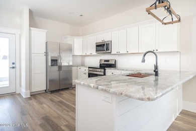 New construction home featuring 3 bedrooms and 2 bathrooms with - photo 9