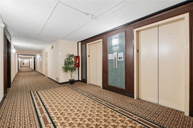 MOVE-IN CONDITION! OPEN CONCEPT! INCREDIBLE VIEWS! Enjoy low - photo 2