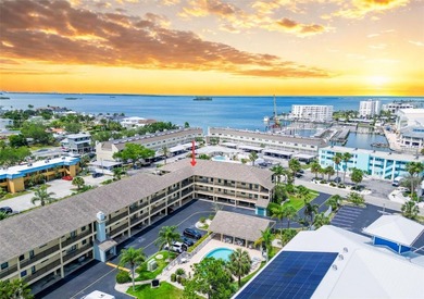 Nestled directly on the Dunedin Causeway, this stunning - photo 47