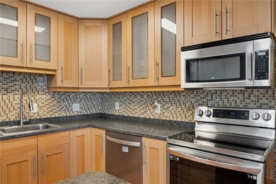 MOVE-IN CONDITION! OPEN CONCEPT! INCREDIBLE VIEWS! Enjoy low - photo 8