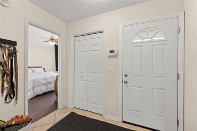 Welcome to this charming single-family home offering comfort - photo 6