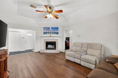 Welcome to this charming single-family home offering comfort - photo 7
