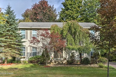 Exquisite TURN-KEY home in The Hideout, a four-season - photo 1
