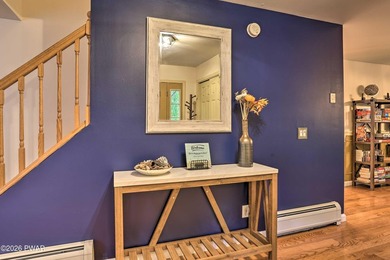Exquisite TURN-KEY home in The Hideout, a four-season - photo 3
