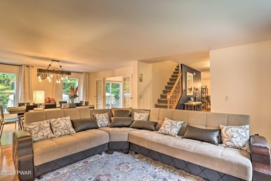 Exquisite TURN-KEY home in The Hideout, a four-season - photo 5