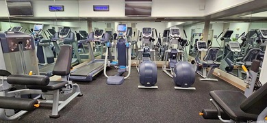 Spacious 29th-Floor 2BR/2BA Live-Work Residence | Ocean, Diamond - photo 22