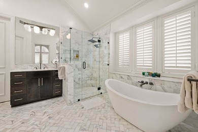 This beautifully renovated two-story home offers 4 bedrooms, 3.5 - photo 22