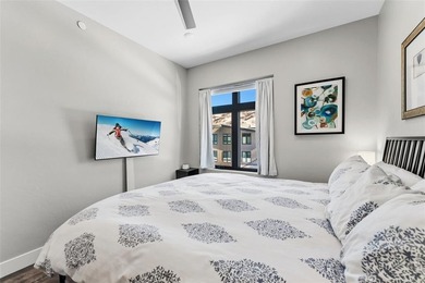 This thoughtfully upgraded River West condo offers modern - photo 27