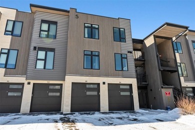 This thoughtfully upgraded River West condo offers modern - photo 30