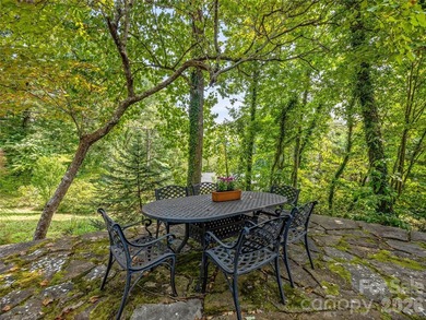 Tucked away at the end of a quiet dead-end road, 5 Hillcrest - photo 37