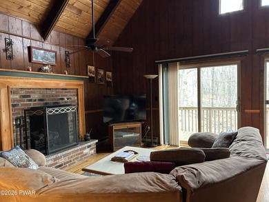 Hemlock Farms Chalet: One-level living on over 3/4 of an acre - photo 4