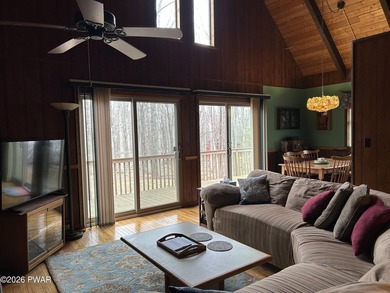 Hemlock Farms Chalet: One-level living on over 3/4 of an acre - photo 10