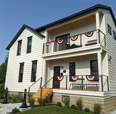 Grand River - Ottawa County Home Active Under Contract in Grand Haven Michigan