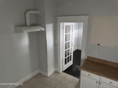 WONDERFUL OPPORTUNITY IN SPRINGFIELD! Built in 1922, this - photo 14