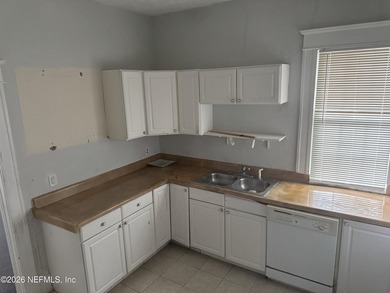 WONDERFUL OPPORTUNITY IN SPRINGFIELD! Built in 1922, this - photo 16