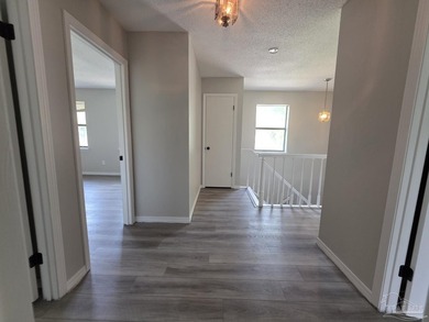 Waterfront living you've been dreaming of! Wake up each morning - photo 16