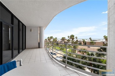Experience coastal living at Sunchase IV in this spacious - photo 16