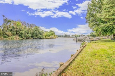 MOTIVATED SELLER; Modern waterfront living meets everyday - photo 16